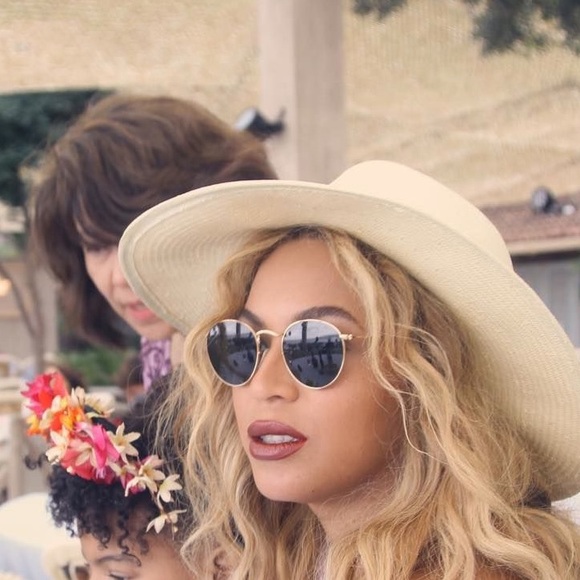 Ray Ban Round Metal Sunglasses - Picture 14 of 16